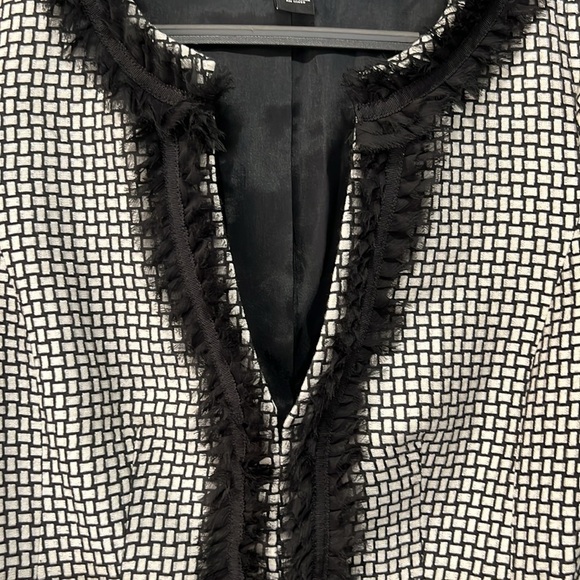 White House Black Market Blazer 4 Geometric Ruffle Lace Beaded Cropped Career - Picture 3 of 9